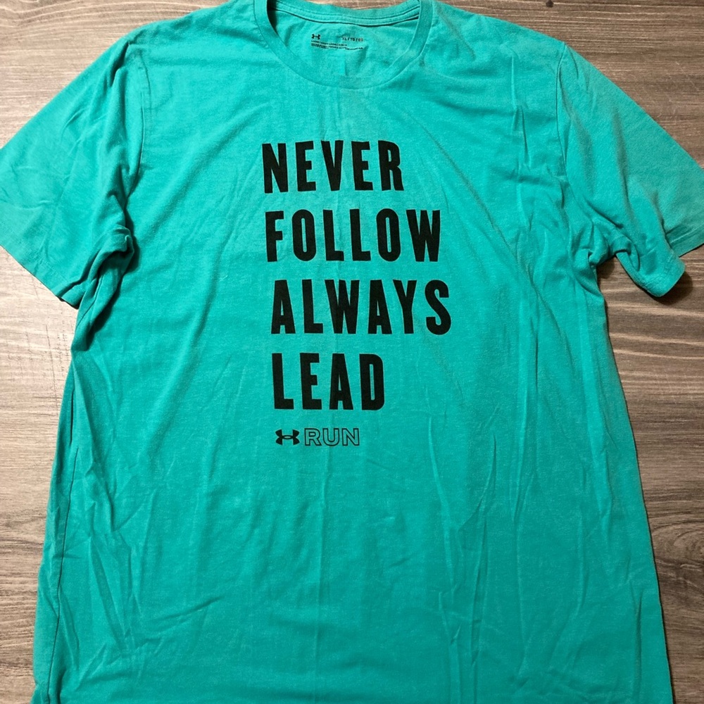 Under Armour Men’s XL Graphic T-shirt